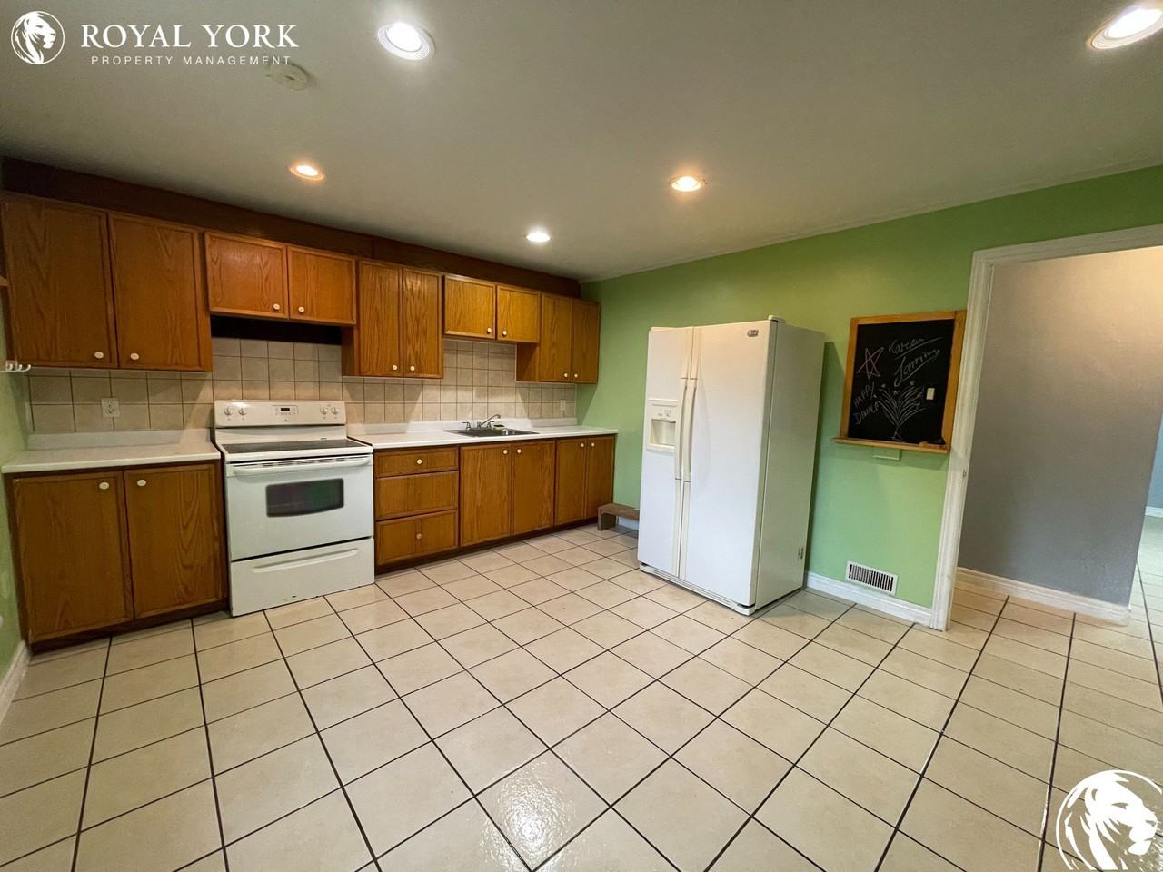 43 Main St S #2 - Photo 2 of 33