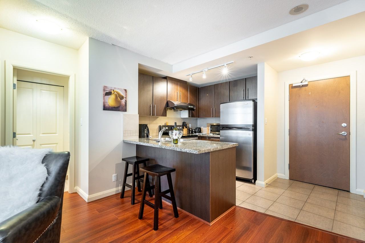 892 Carnarvon Street - Photo 6 of 22