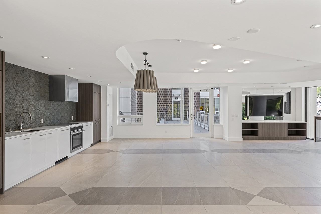 Gateway Residences Park Royal - Photo 2 of 22