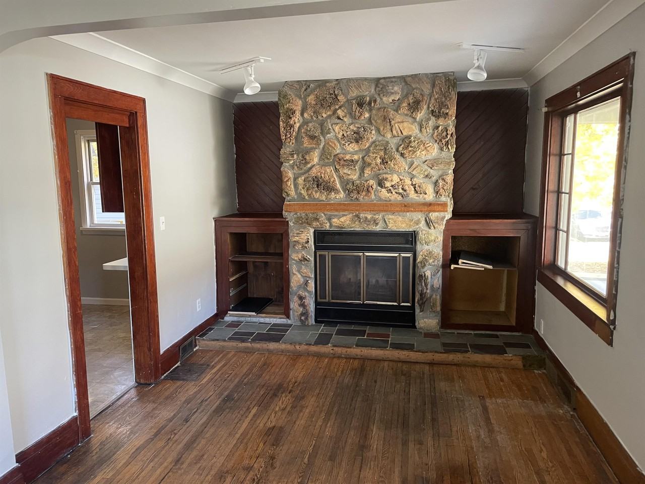 15 Orlando St #1 - Photo 2 of 7