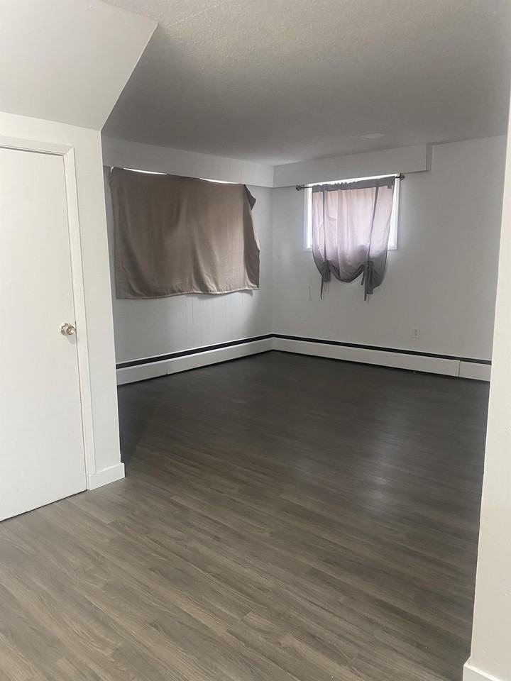 2051 Tamarack St #1 - Photo 3 of 6