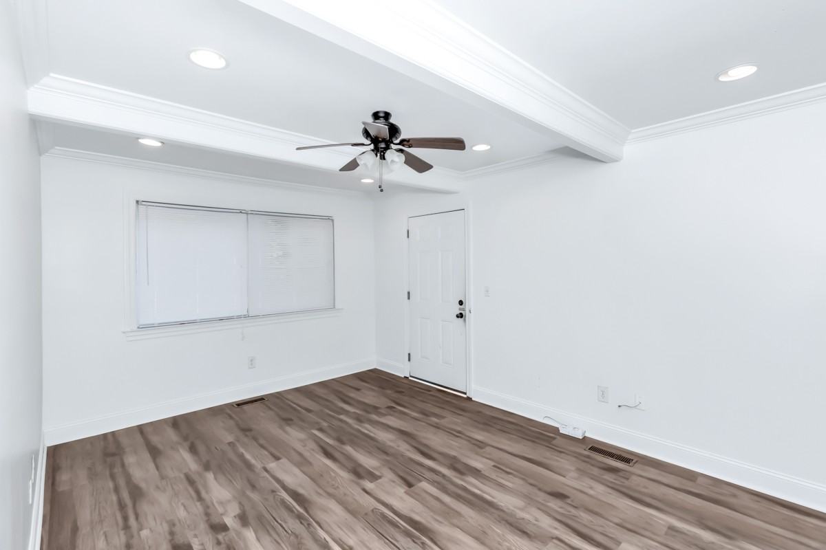 1401 Mccullough Avenue Northeast #6 - Photo 2 of 8