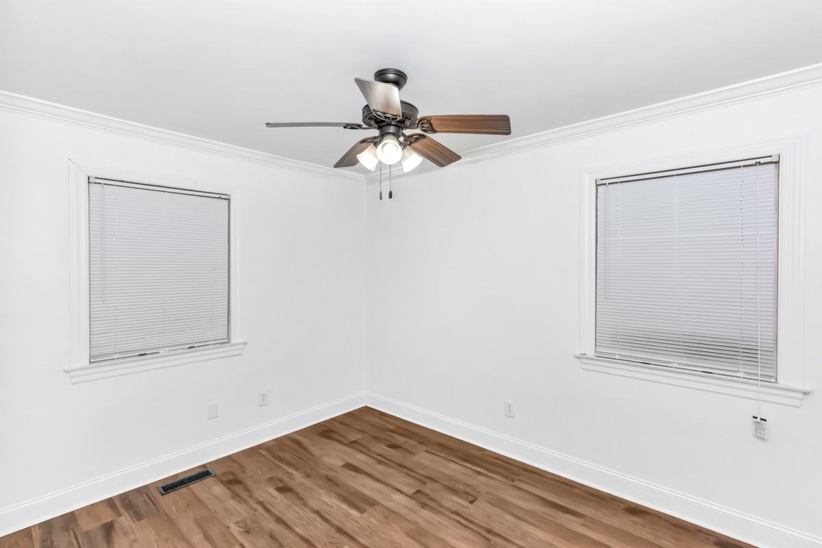 1401 Mccullough Avenue Northeast #6 - Photo 5 of 8