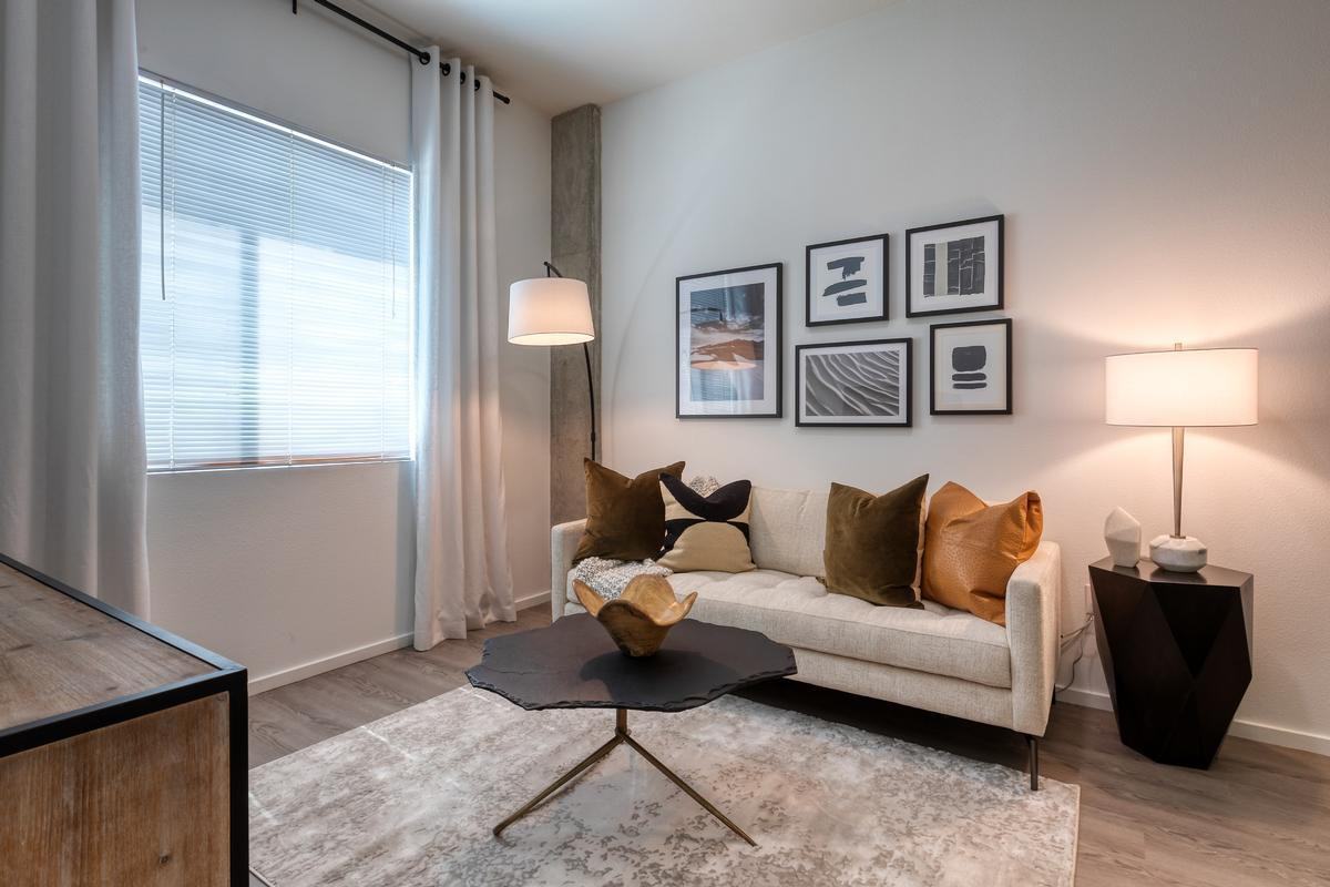 350 E Congress St - Photo 6 of 50