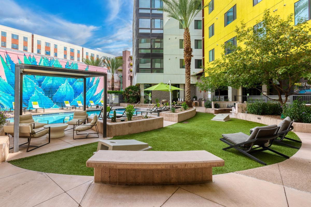 350 E Congress St - Photo 3 of 50