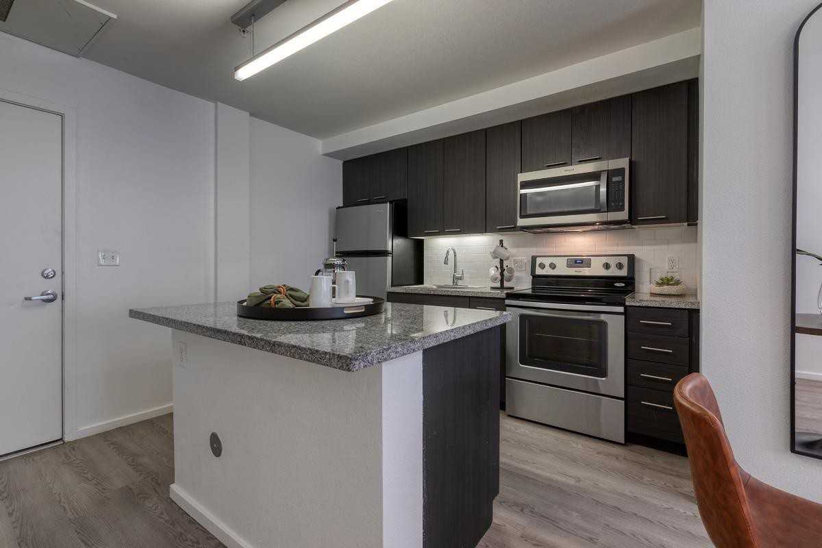 350 E Congress St - Photo 3 of 50