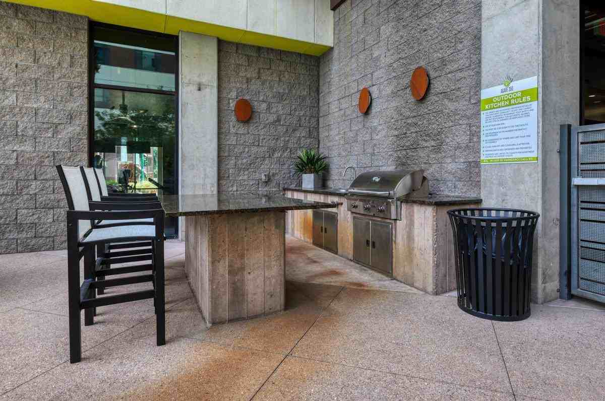 350 E Congress St - Photo 2 of 50