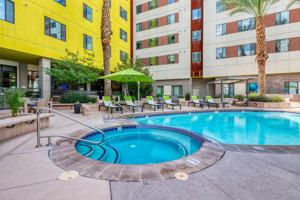 featured image of 350 E Congress St