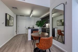 featured image of 350 E Congress St