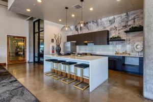 featured image of 350 E Congress St