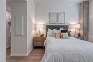 featured image of 350 E Congress St