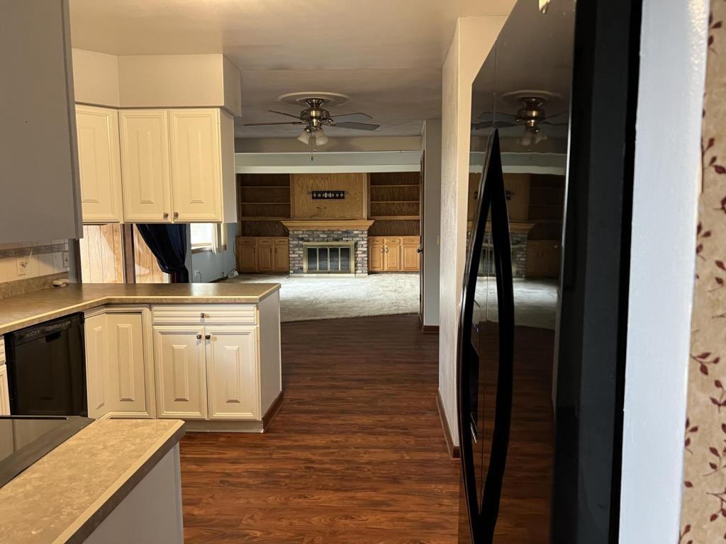 810 Court St - Photo 2 of 9