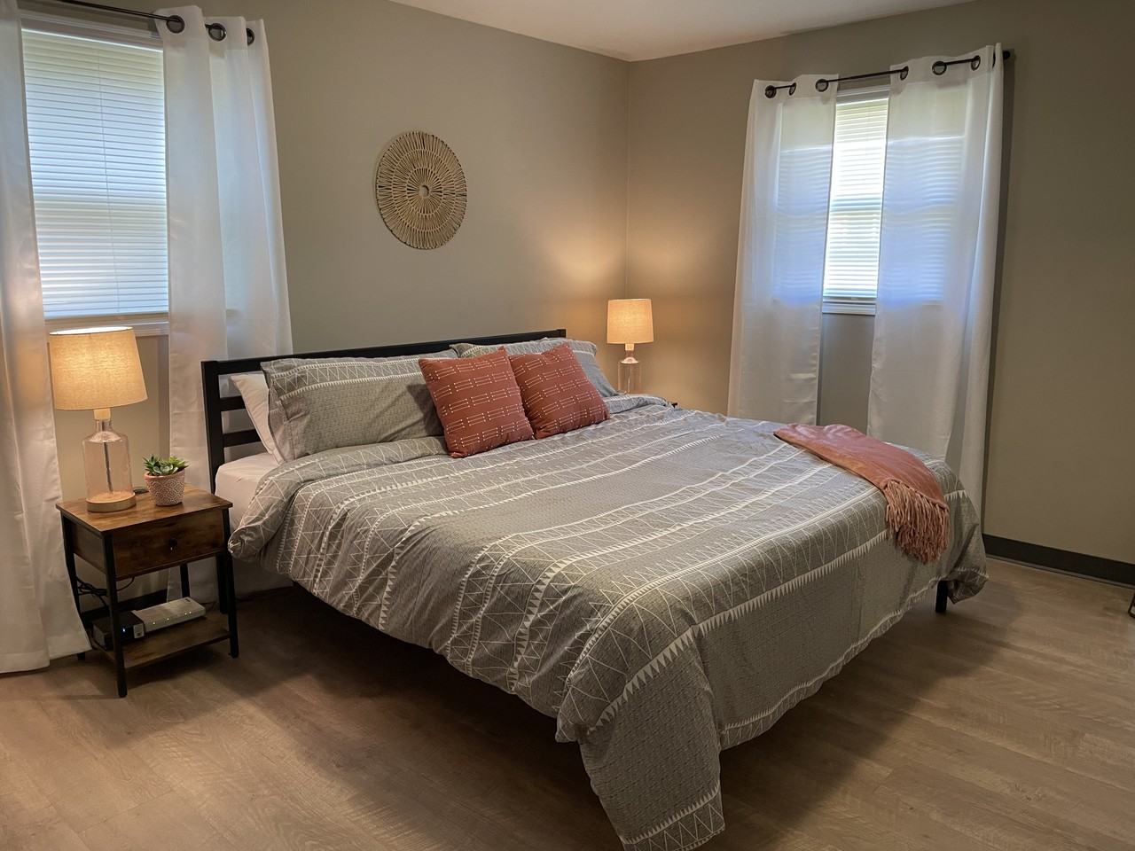 2511 N Locust St #2511 - Photo 4 of 10