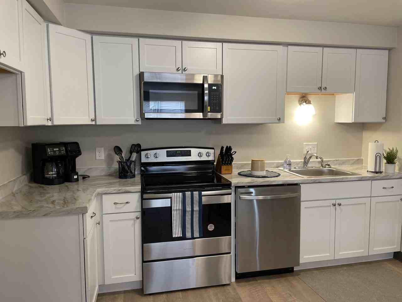 2511 N Locust St #2511 - Photo 6 of 10