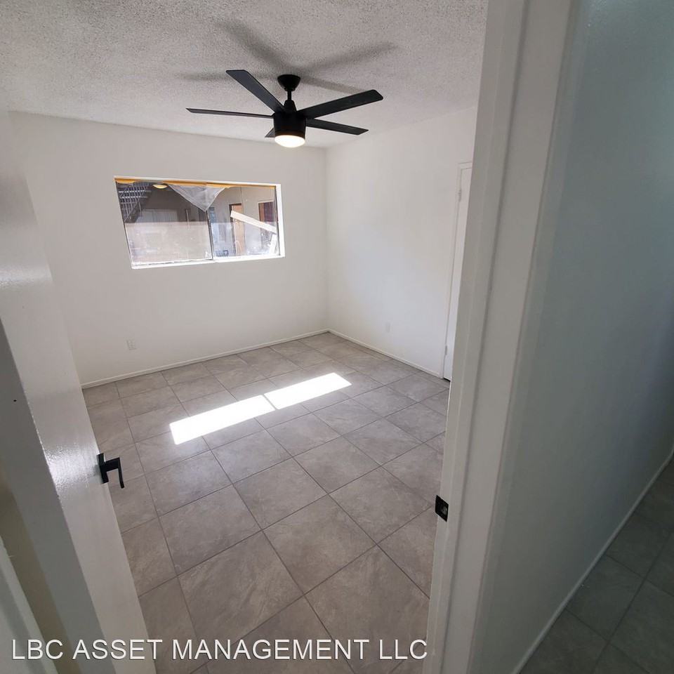 15252 Nordhoff St. - Photo 3 of 10