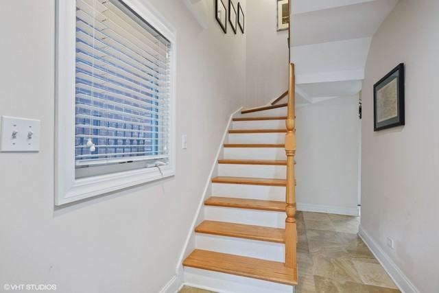 3056 N Paulina St - Photo 2 of 24