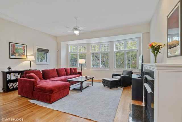 3056 N Paulina St - Photo 3 of 24