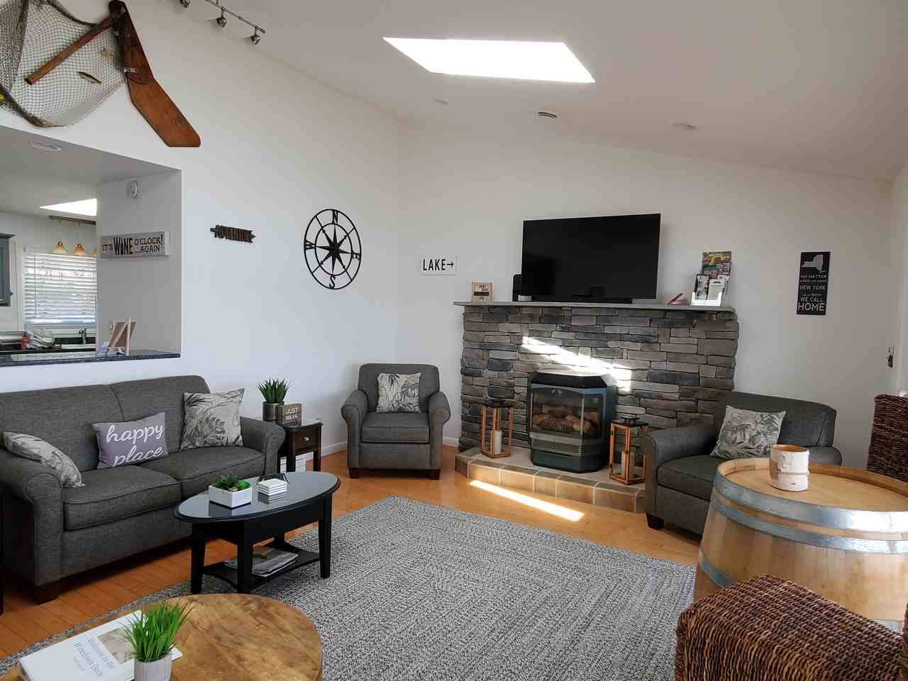 4008 Pine Rd - Photo 3 of 13