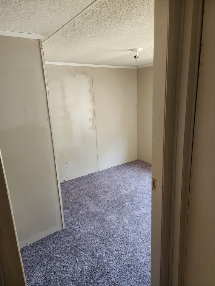 2227 Island Creek Rd - Photo 3 of 6