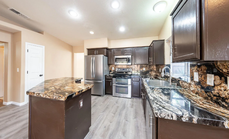 5660 W Oslin Ave - Photo 3 of 4