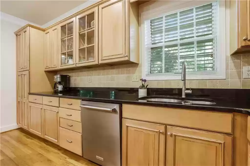 3346 Mathieson Dr Ne - Photo 7 of 33