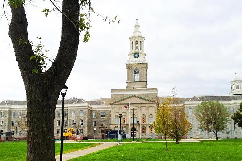 712 Main St - Photo 2 of 14