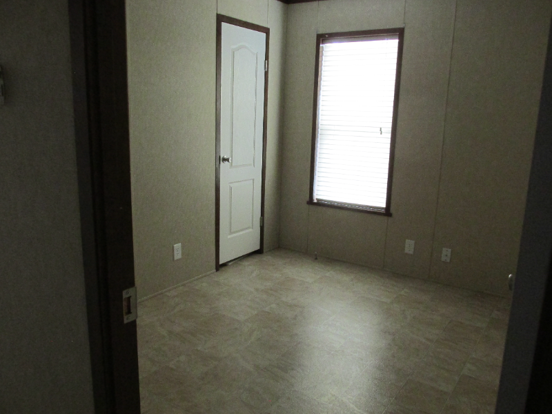 3805 7th St Ne #102 - Photo 5 of 13