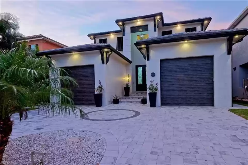 12160 Shoreview Dr - Photo 3 of 37