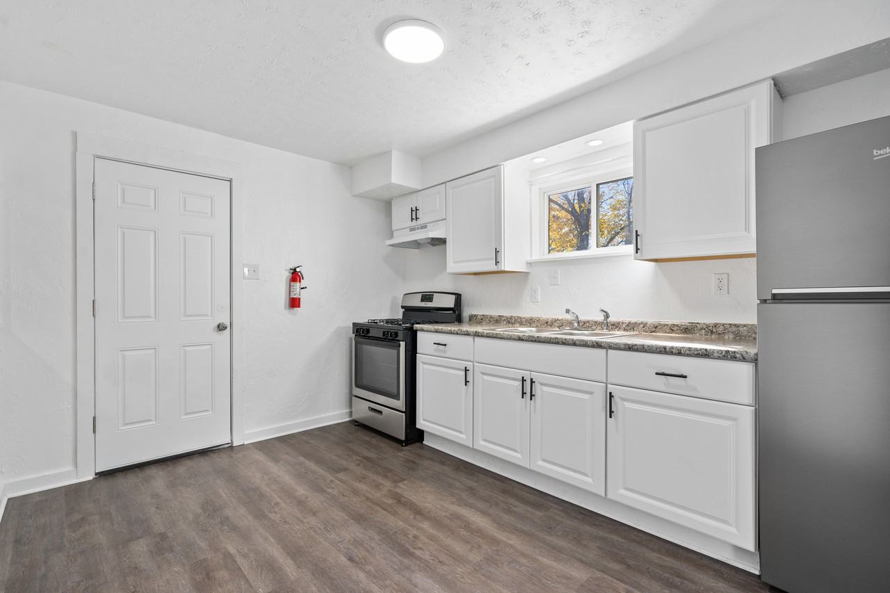 922 Hill Ave #1 - Photo 2 of 20