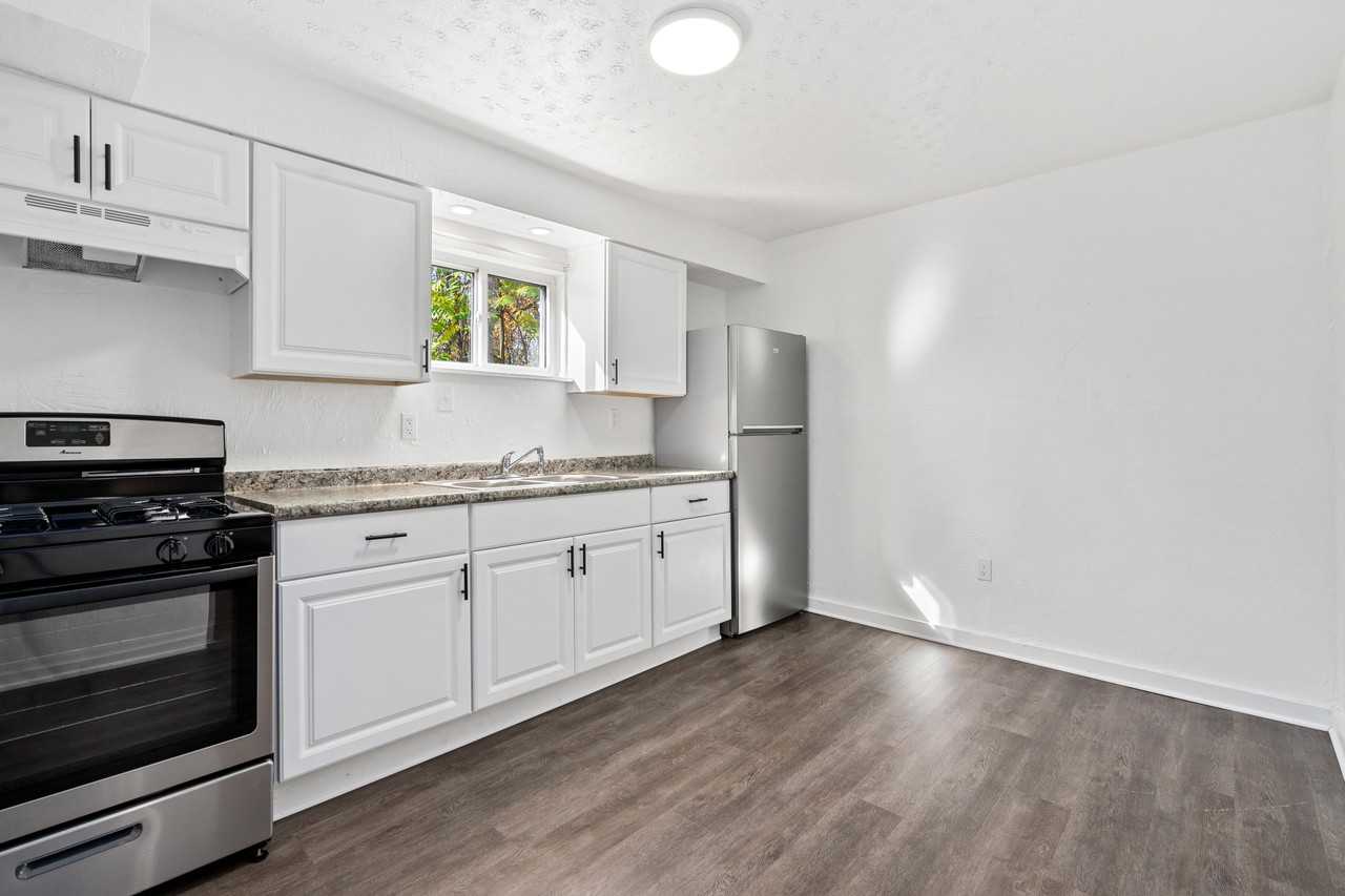 922 Hill Ave #1 - Photo 3 of 20