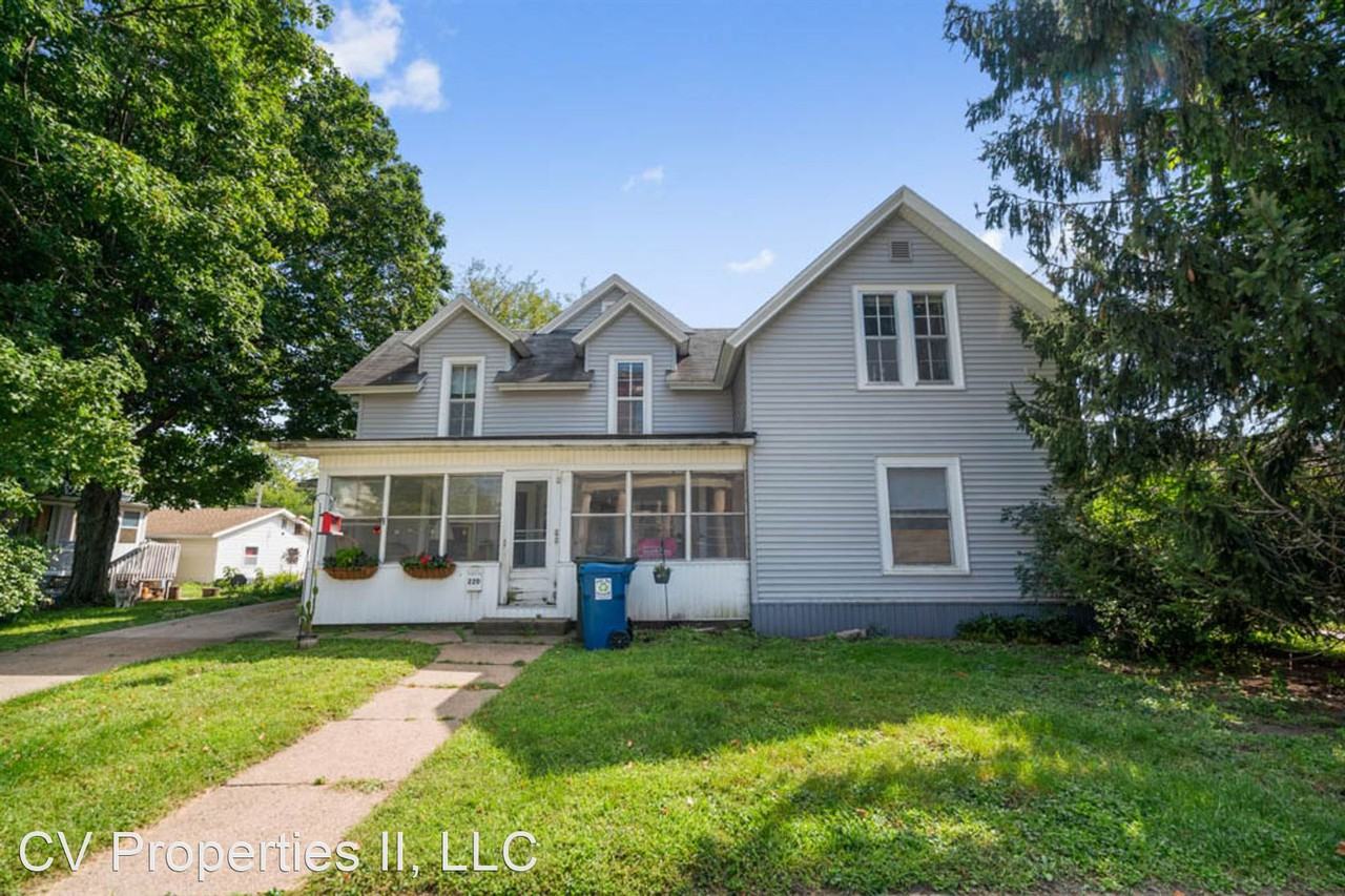 220 W 9th St 904 1/2 Clay St Apartments in Cedar Falls, IA 50613 Zumper