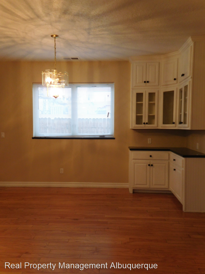 511 Iron Ave Sw - Photo 3 of 23