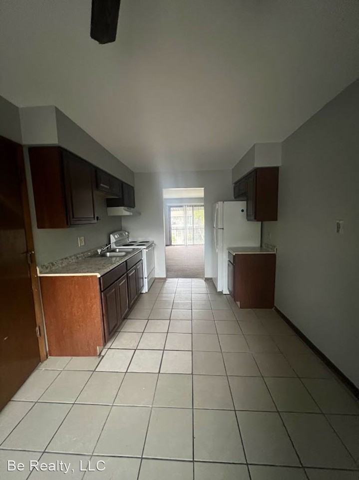 17723 Exchange Ave - Photo 3 of 12