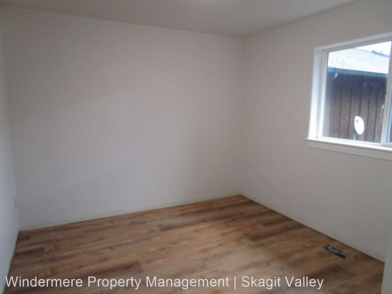 205 West Nelson Street - Photo 3 of 7