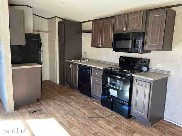 1173 Whitehall St - Photo 2 of 3