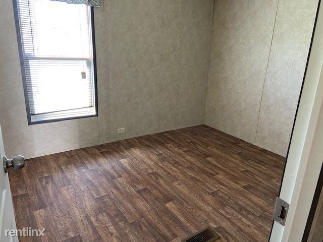 1173 Whitehall St - Photo 3 of 3