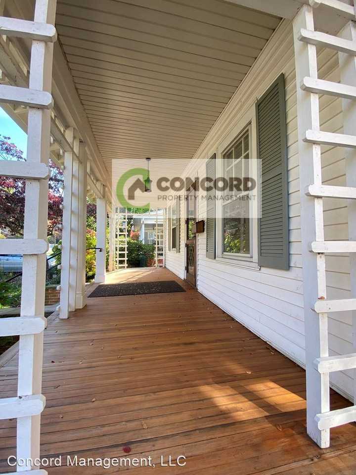 304 Isabel St - Photo 2 of 22