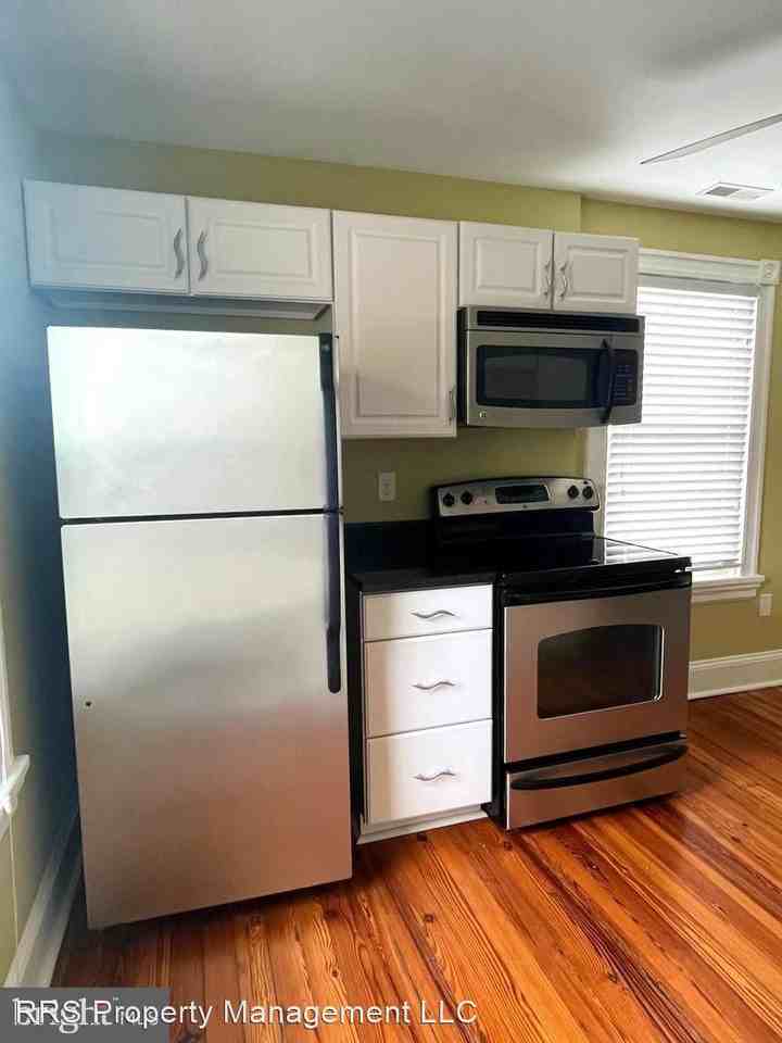 300 Park Ave #B - Photo 3 of 4