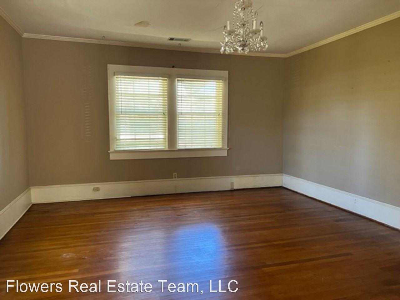 1131 Willow St - Photo 3 of 12