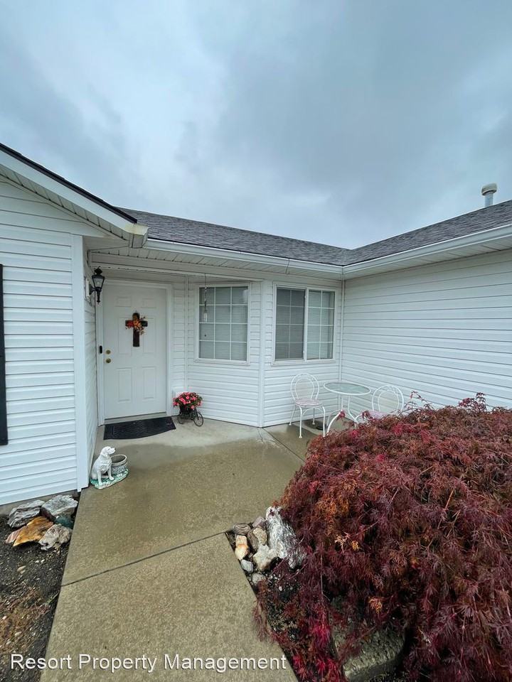 5519 N Cynthia St - Photo 2 of 14