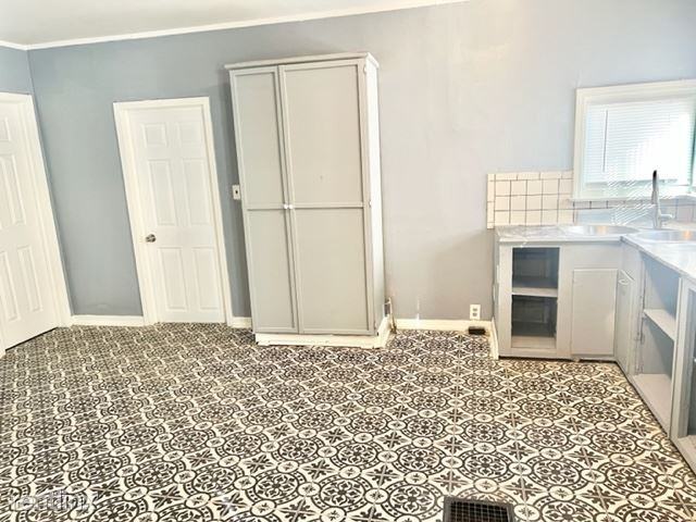 641 S Huttig Ave - Photo 3 of 7