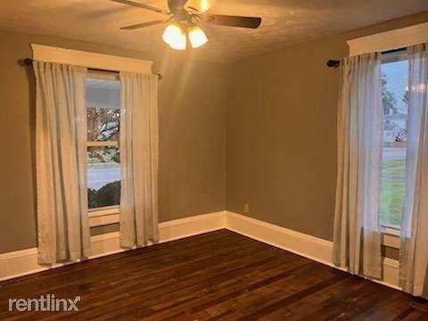 821 Main St - Photo 2 of 8