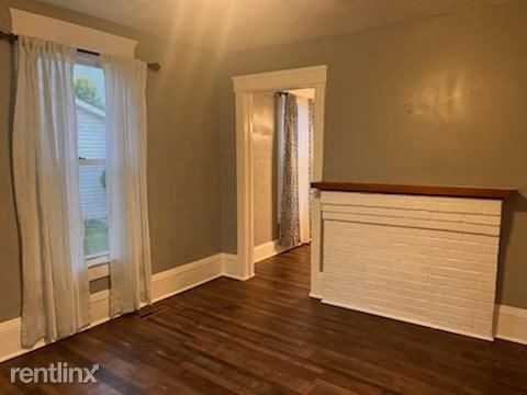 821 Main St - Photo 3 of 8
