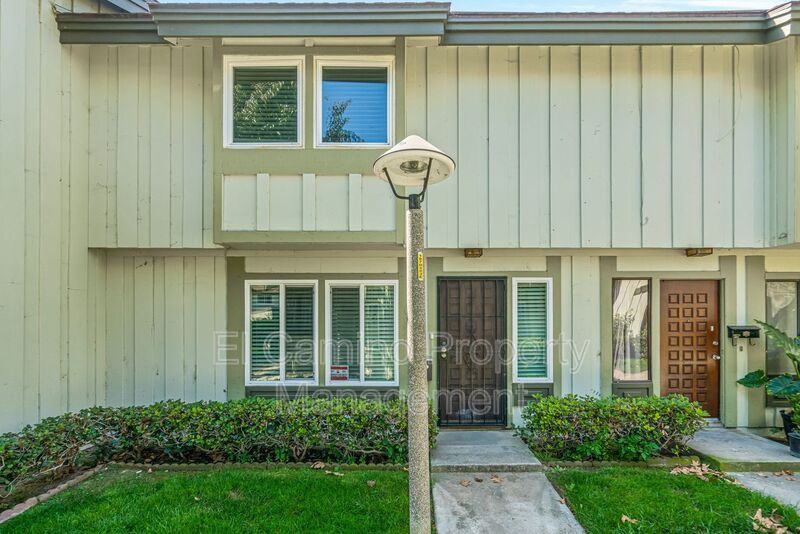 10120 Karmont Ave - Photo 2 of 31