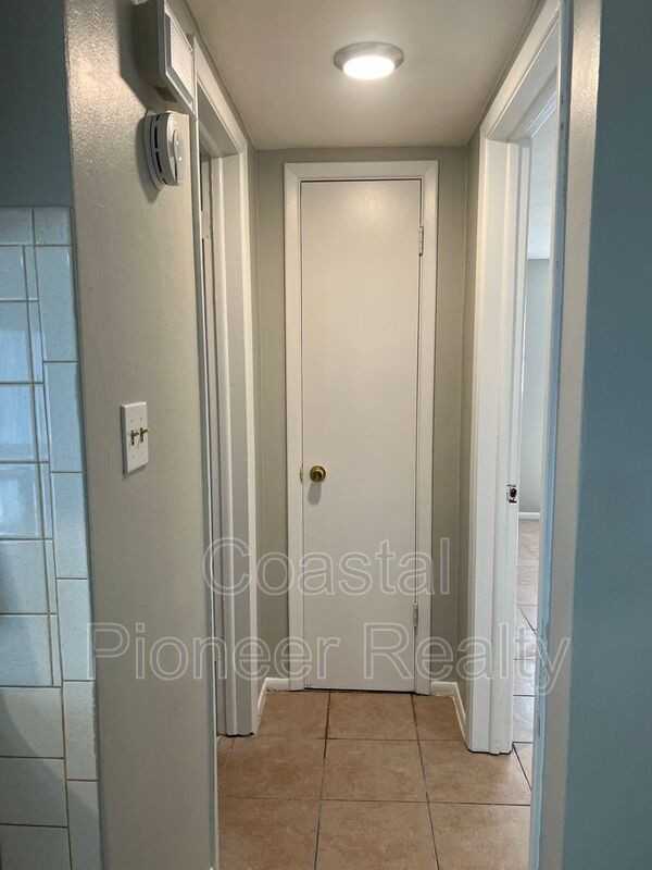 5825 Elm St - Photo 4 of 16