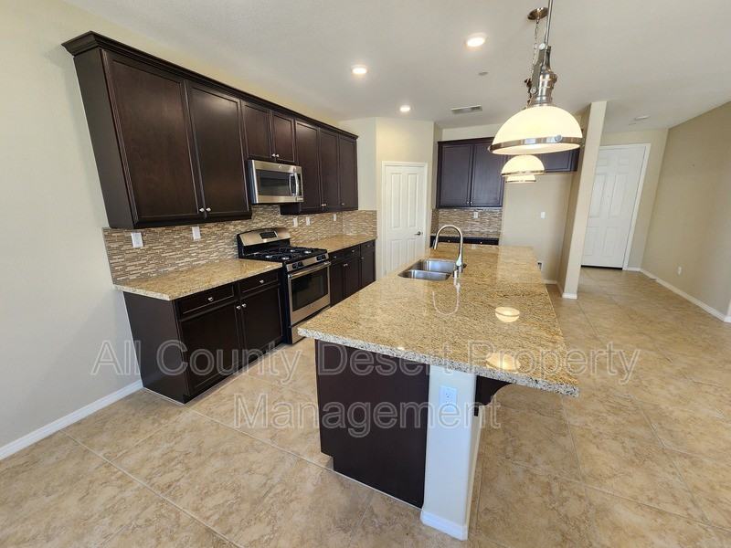 84360 Falco Court - Photo 4 of 47