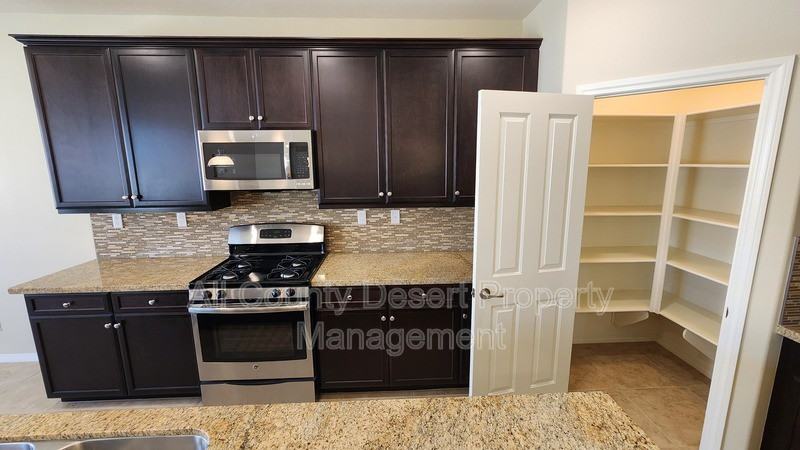 84360 Falco Court - Photo 7 of 47