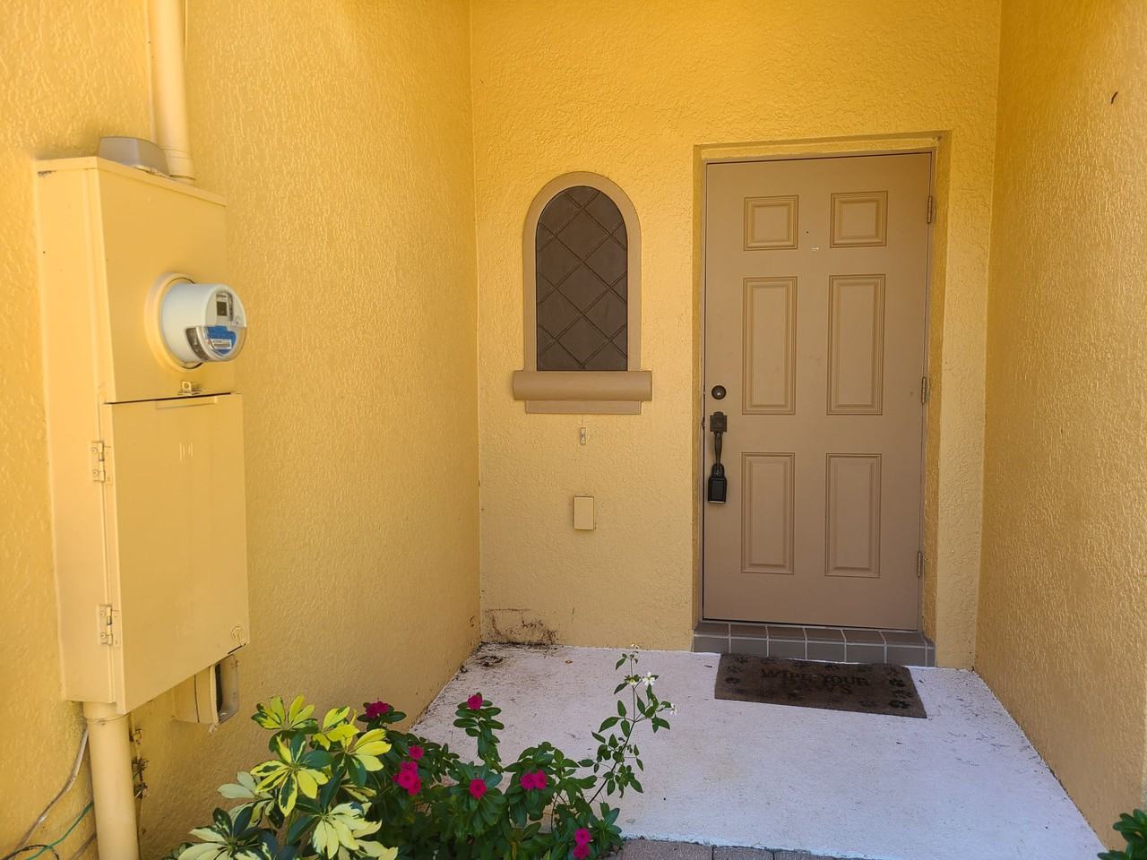 1820 Retreat View Cir - Photo 2 of 44