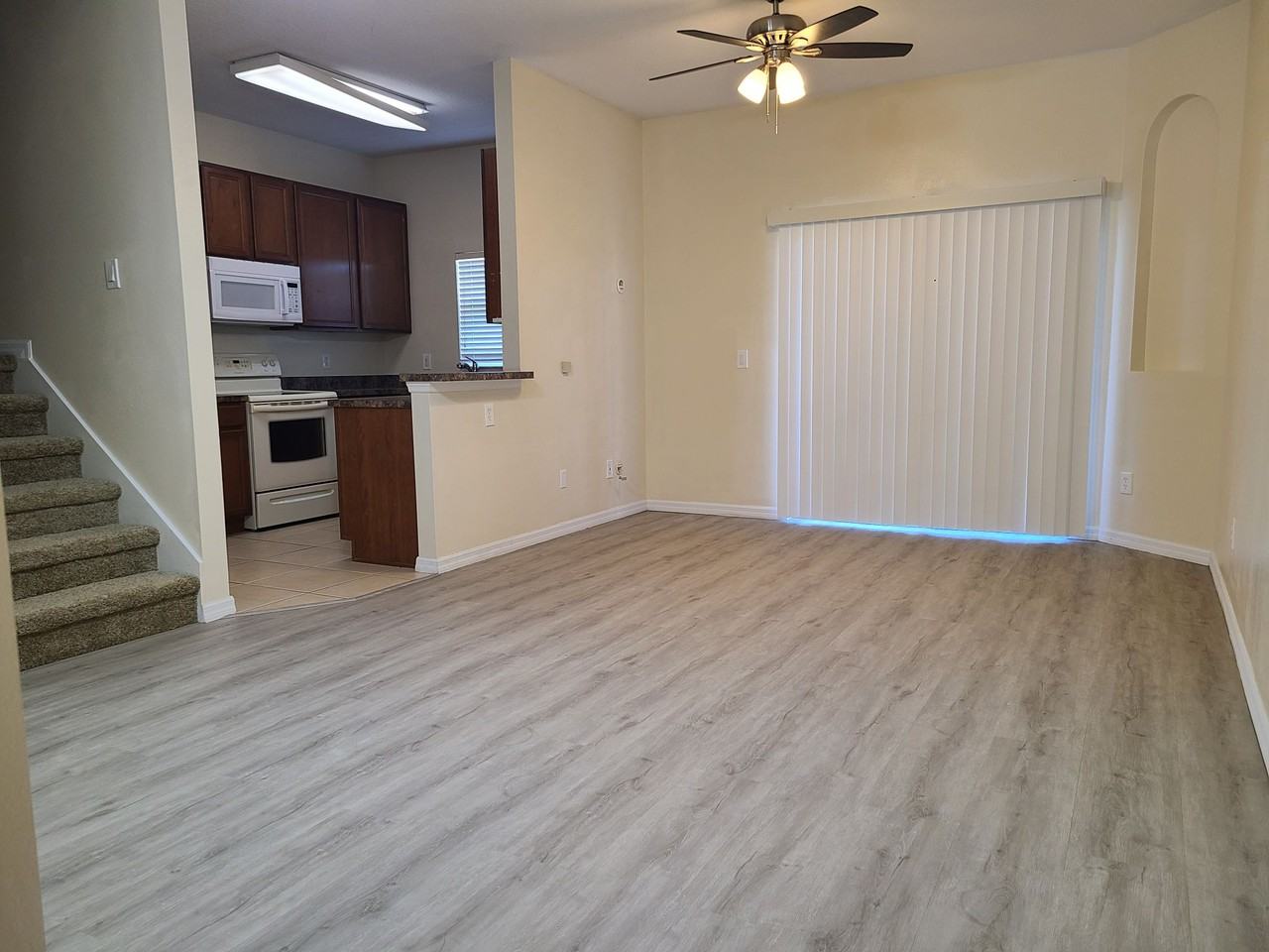 1820 Retreat View Cir - Photo 4 of 44