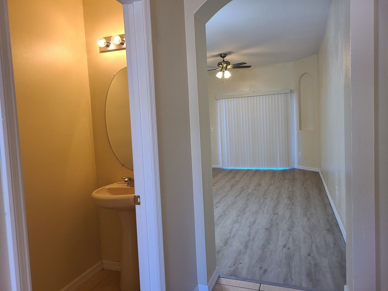 1820 Retreat View Cir - Photo 5 of 44